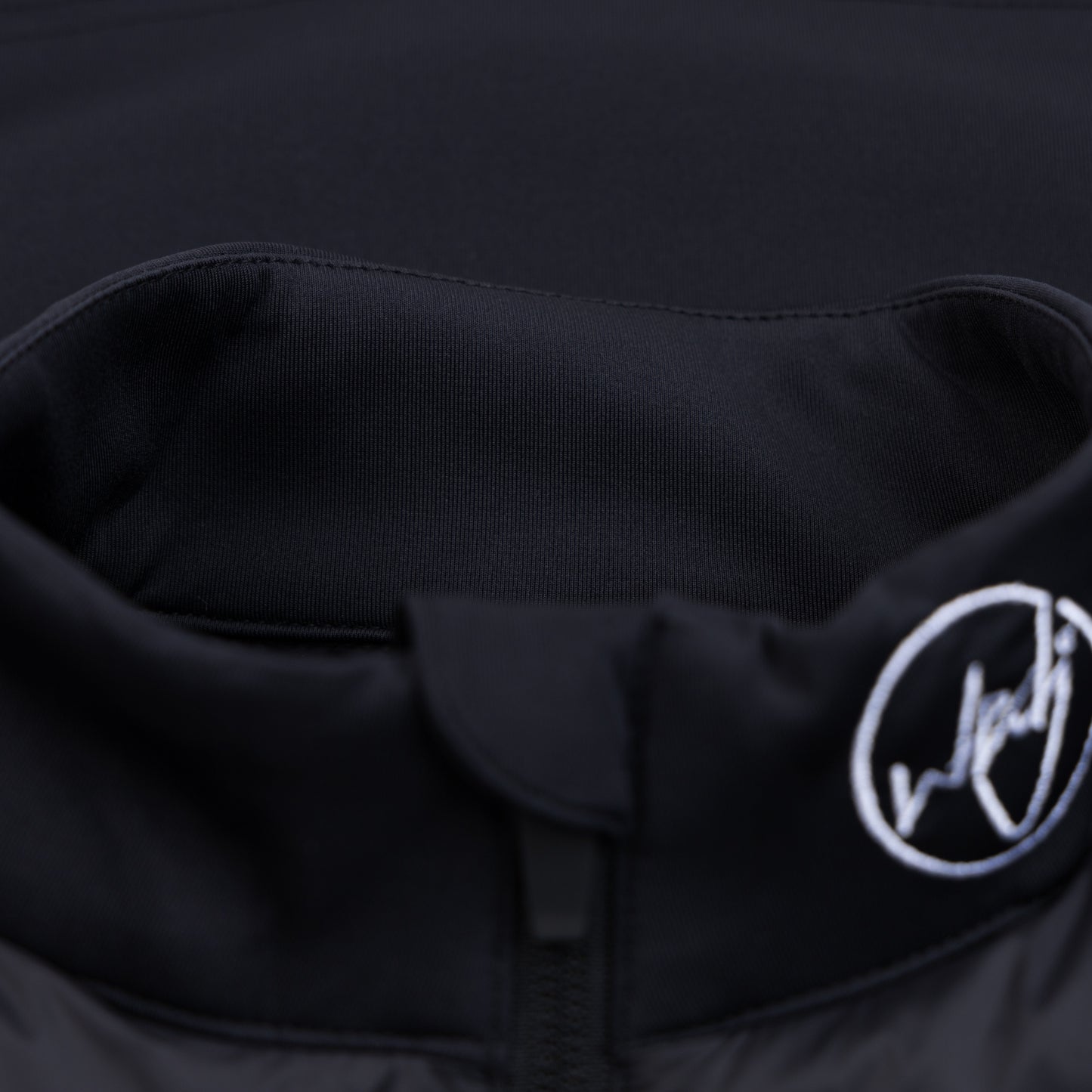 GRIP HYBRID JACKET BLACK