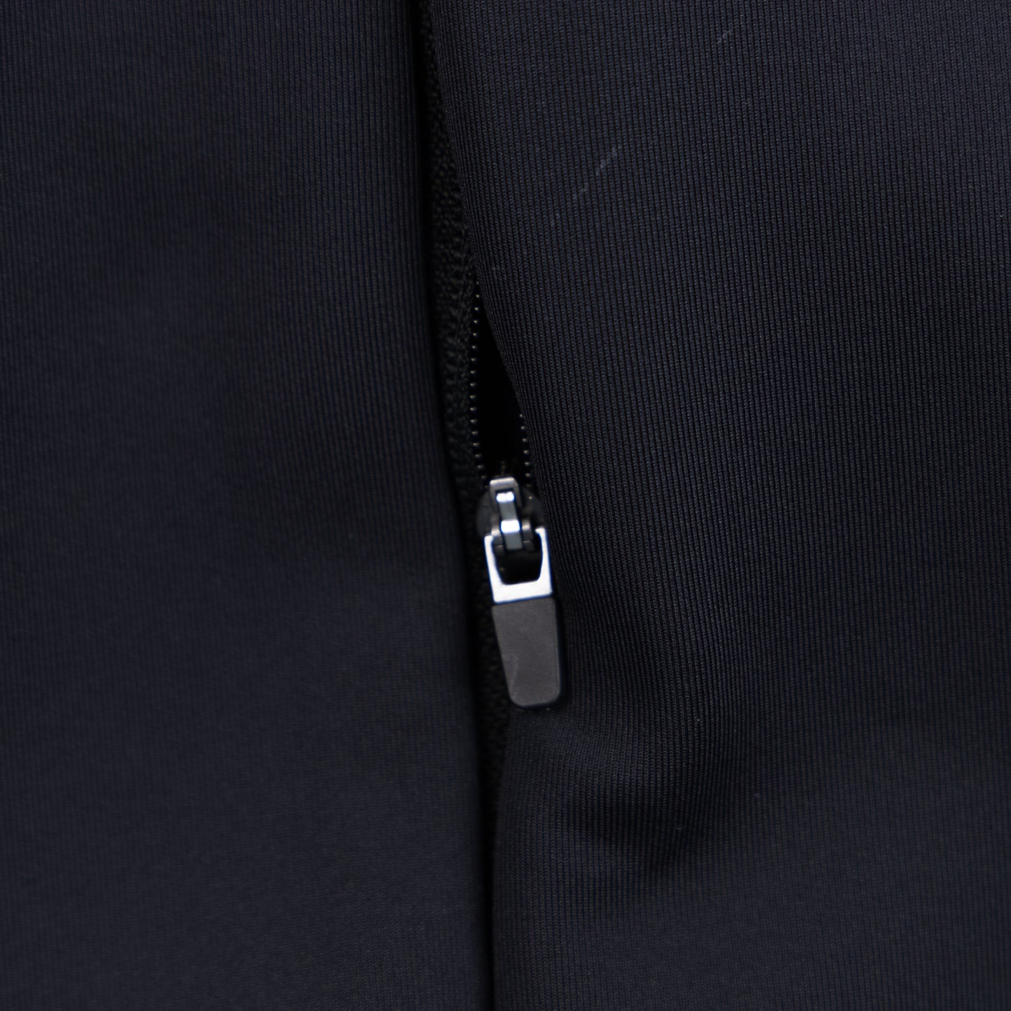 GRIP HYBRID JACKET BLACK