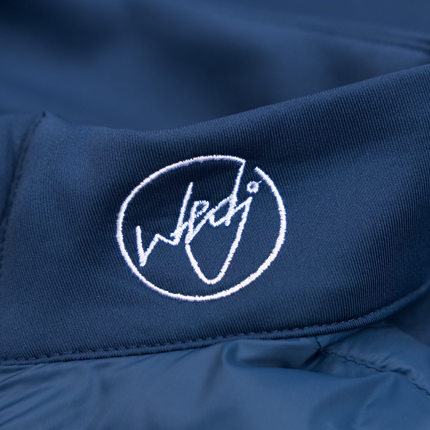 GRIP HYBRID JACKET BLUE